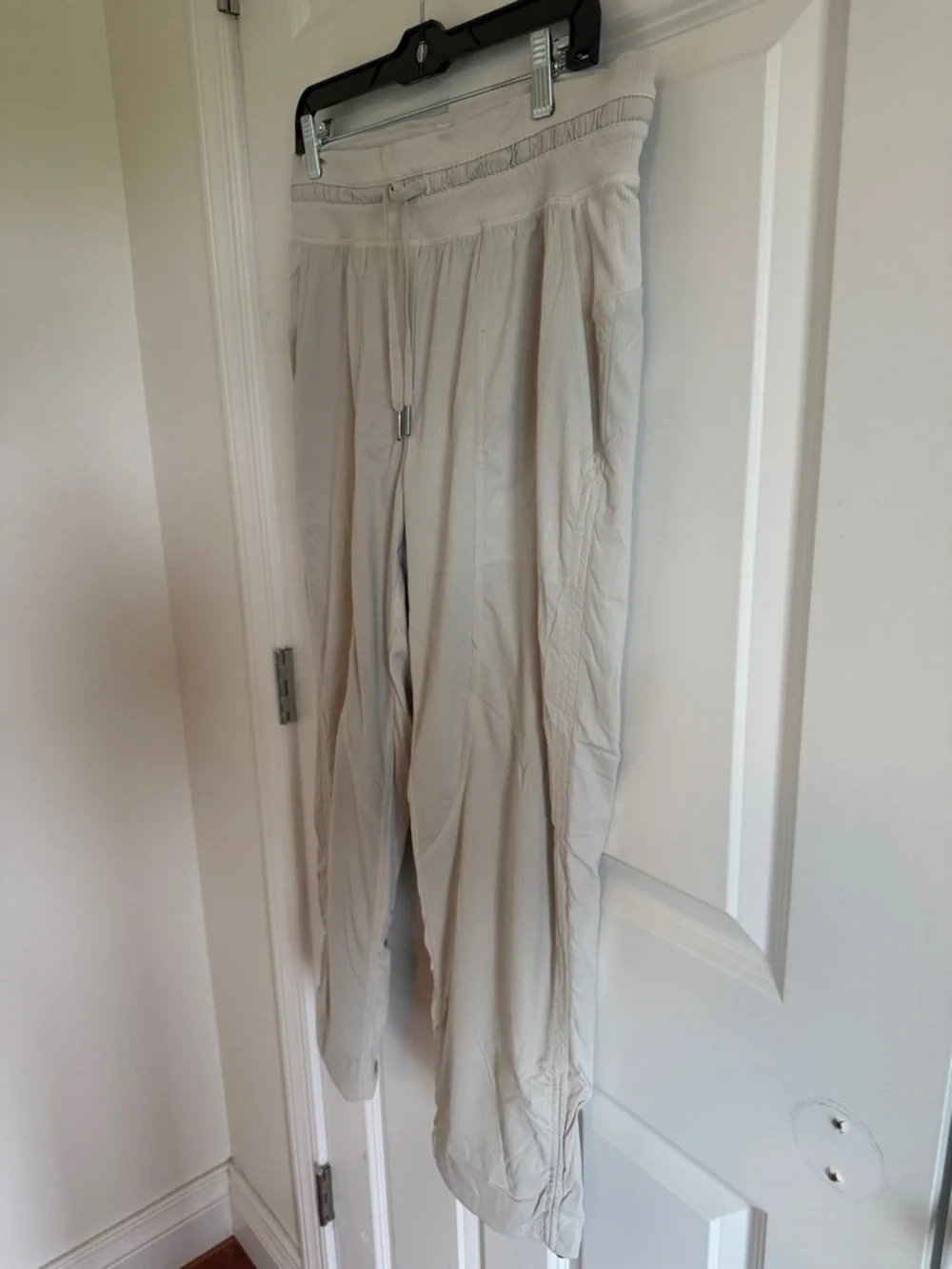 Lululemon Dance Studio Mid-Rise Joggers in Beige Size 10